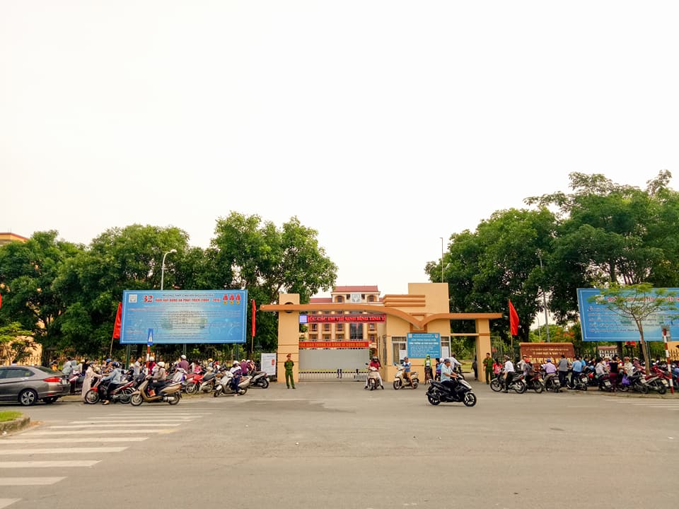 SỨC NÓNG CHUYÊN NGUYỄN TRÃI NGÀY TUYỂN QUÂN